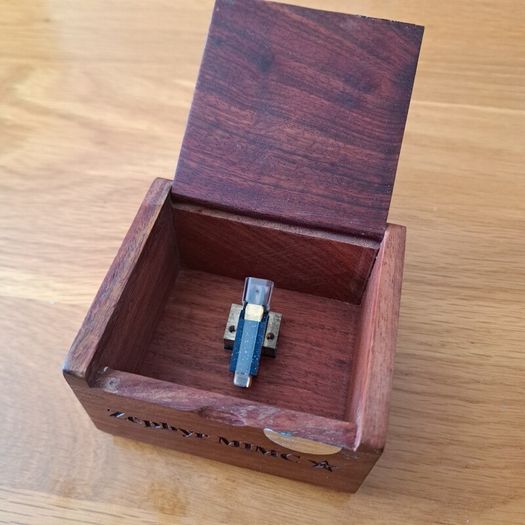 Soundsmith Zephyr mimc Star phono cartridge