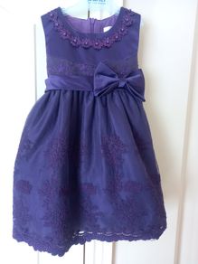 Girl's dress