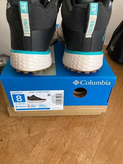 Columbia women's hiking/outdoor boots/shoes/footwear