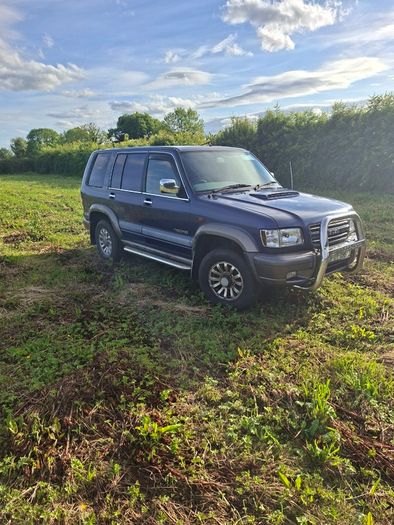 Isuzu tropper
