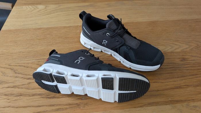 ON Cloud 5 Sky Trainers - Junior (UK4.5)