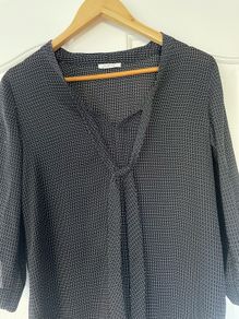 Like New: Ladies Blouse (Size 10)