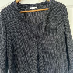 Like New: Ladies Blouse (Size 10)