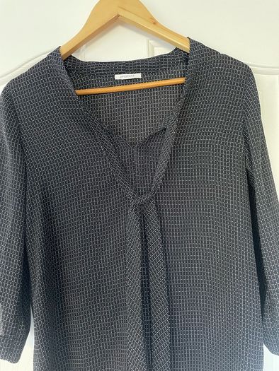 Like New: Ladies Blouse (Size 10)