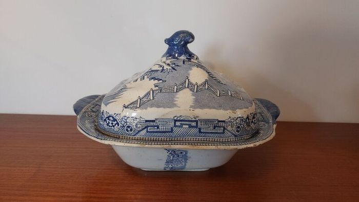 Fabulous Antique Blue and White Transferware Willow Pattern Large Lidded Tureen/Vegetable Dish For Display, Unknown Maker, Most Likely Staffordshire Made