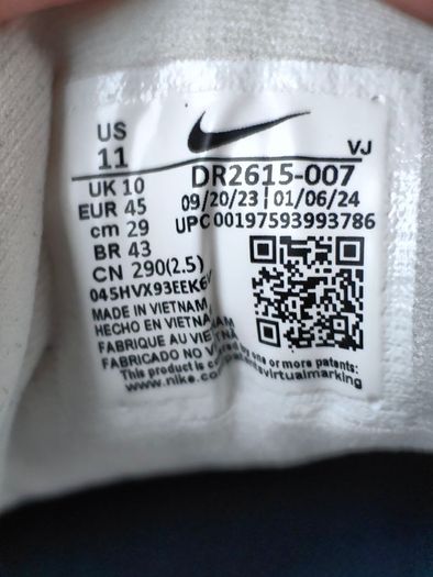 Running shoes Nike Invincible 3
