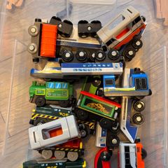 toy train set with 5 battery opearted locomotives