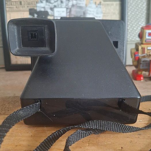 1970s Polaroid 1000 Land Camera