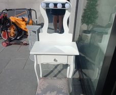 Make-up dressing table