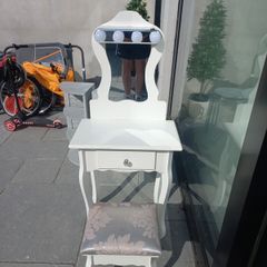Make-up dressing table