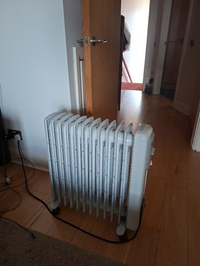 Oil room heater