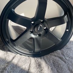 Brand new 4 x black alloys