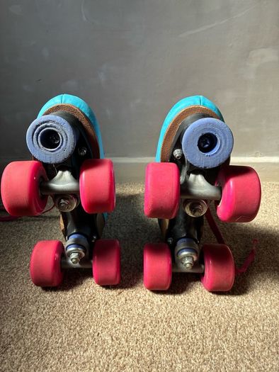Kids Roller Skates (Adjustable: Size 31-34)