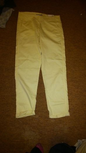 BNWT M&S Yellow/ Mimosa Roll up trousers Size 8