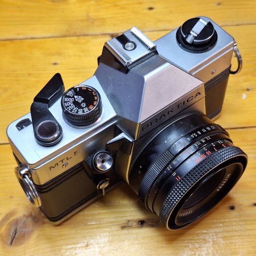 Praktica MTL 5 35mm Film SLR Camera with Carl Zeiss Jena Tessar 50mm f/2.8 M42 Lens - 4233