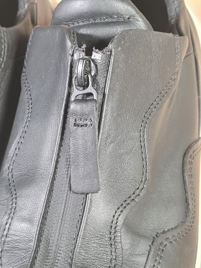 womens ECCO Chunky W zip trainers black leather runners Size UK 6 EU 39