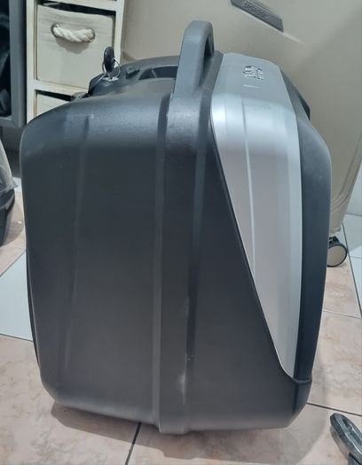 GIVI B32 BOLD, 32L Motorcycle Top Box