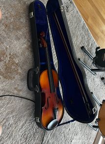Full Size Violin with Hard Case & 1 Bow Needs FIX