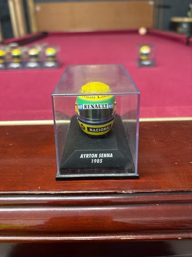 Ayrton Senna Helmet 1985 1:8 Minichamps