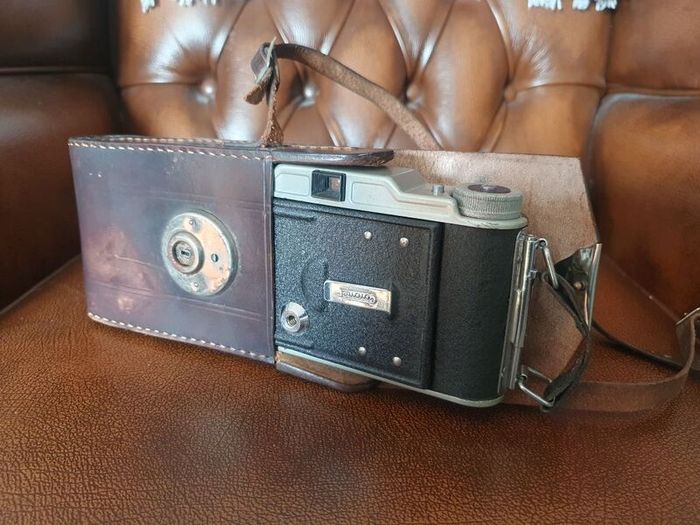 Coronet Rapide Folding Roll Film Camera, c.1950