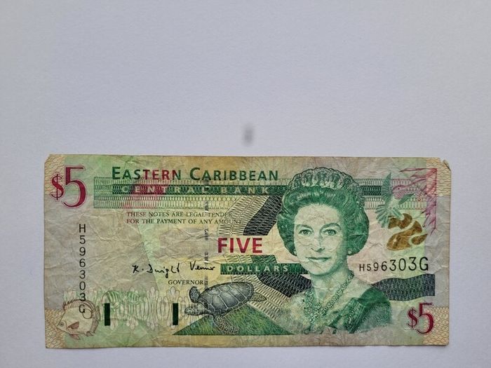 Caribbean 5 Dollars 2008, UNC - - F notes