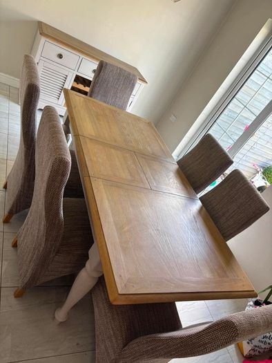 Kitchen Table & Chairs plus Side Unit