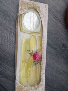 Vintage (NEW) Lady Brush Set