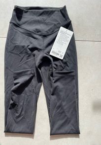 Lululemon black leggings Wunder under smooth cover tight 25in new size 8