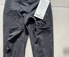 Lululemon black leggings Wunder under smooth cover tight 25in new size 8