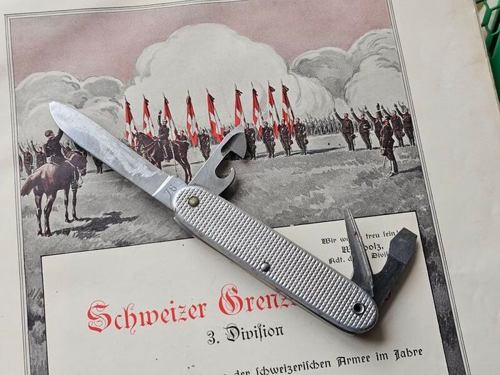 Vintage Victorinox Alox Soldier Original Swiss Army Knife Issued year 1976 Discontinued Model Collectable