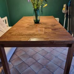 beautiful dark oak Dinning table
