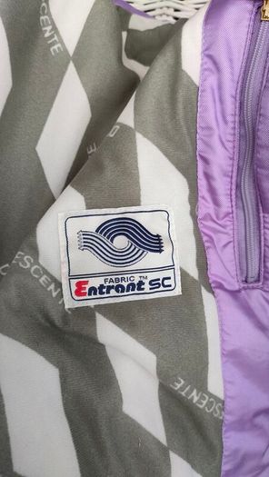 Vintage Descente 1980s ski jacket Official supplier of the Suisse ski team This is a rare and unique piece The quality and finish on the jacket is extremely high  It's in mint condition for its age Size medium