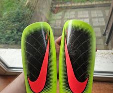 shin pads Mecurial light
