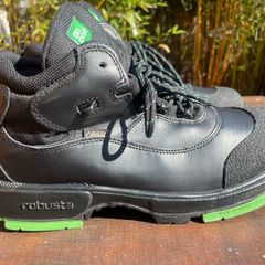Robusta sefety boots size 9