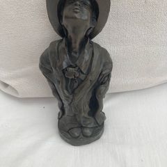 Genesis Fine Arts Figurine (Going Out)