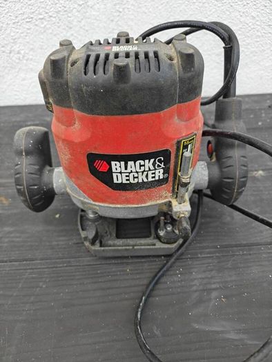 black and decker router