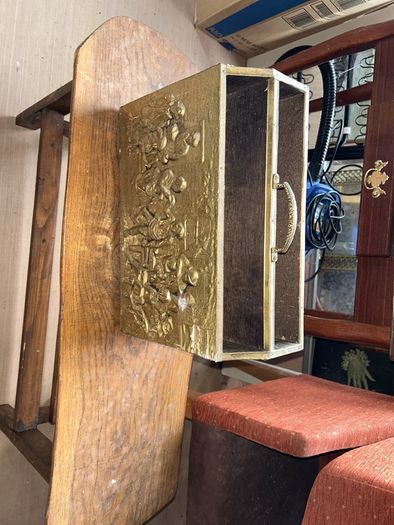 Magazine holder