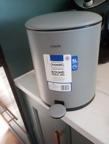 Bathroom bin