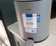 Bathroom bin