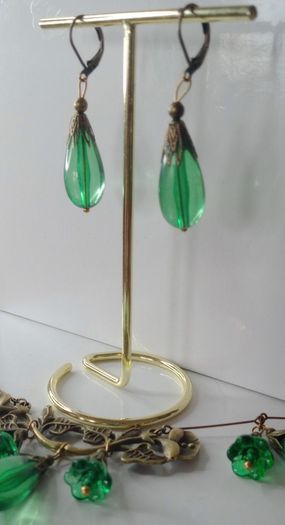 Art Deco Style Green Flora Bead Statement Necklace & Earrings