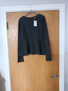 Primark  Long Sleeved  Top.  S. Xl - 16.   B.N.W.T