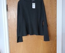 Primark  Long Sleeved  Top.  S. Xl - 16.   B.N.W.T