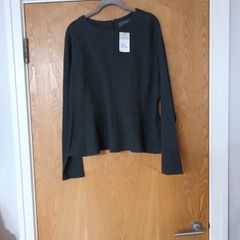 Primark  Long Sleeved  Top.  S. Xl - 16.   B.N.W.T