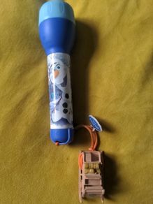 Disney FROZEN OLAF torch with sleigh keychain