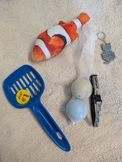 Cat toys & accessories bundle