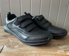 boys shool shoes Clarks black leather 3.5