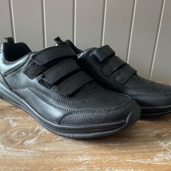 boys shool shoes Clarks black leather 3.5