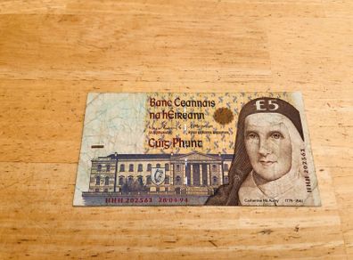Irish C Series Catherine Mc Auley 5 Pound Replacement Banknote