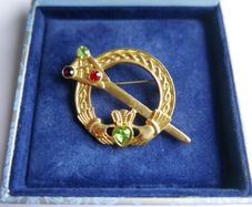 Vintage Gold Colored Alloy Claddagh Heart Brooch with Crystals