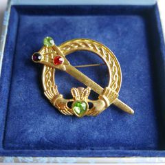 Vintage Gold Colored Alloy Claddagh Heart Brooch with Crystals